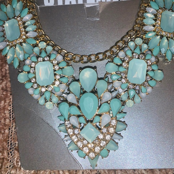 Mint/Gold bling necklace - Picture 2 of 3